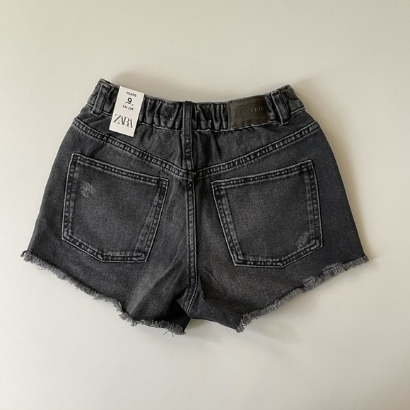 GIRLS BLACK JEAN SHORTS SIZE 9 YEAR OLD ZARA - Picture 2 of 2